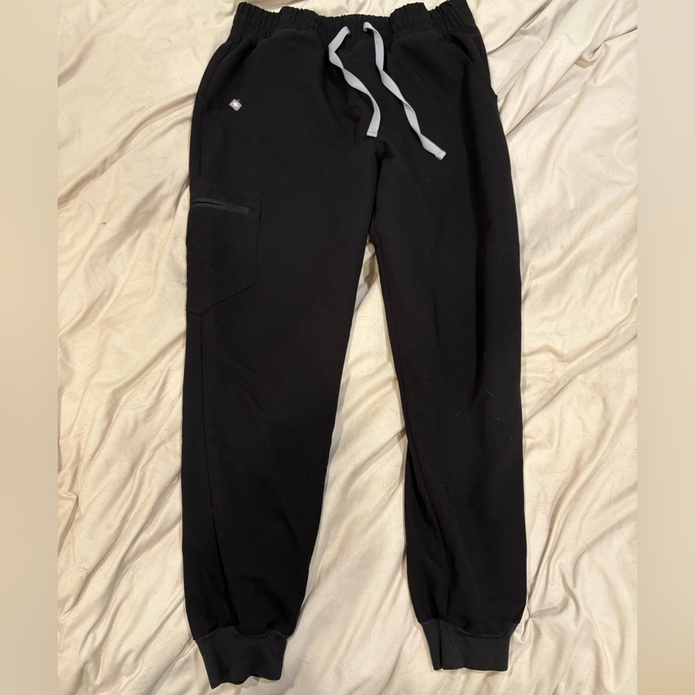 Figs Women’s Black Jogger Scrub pants